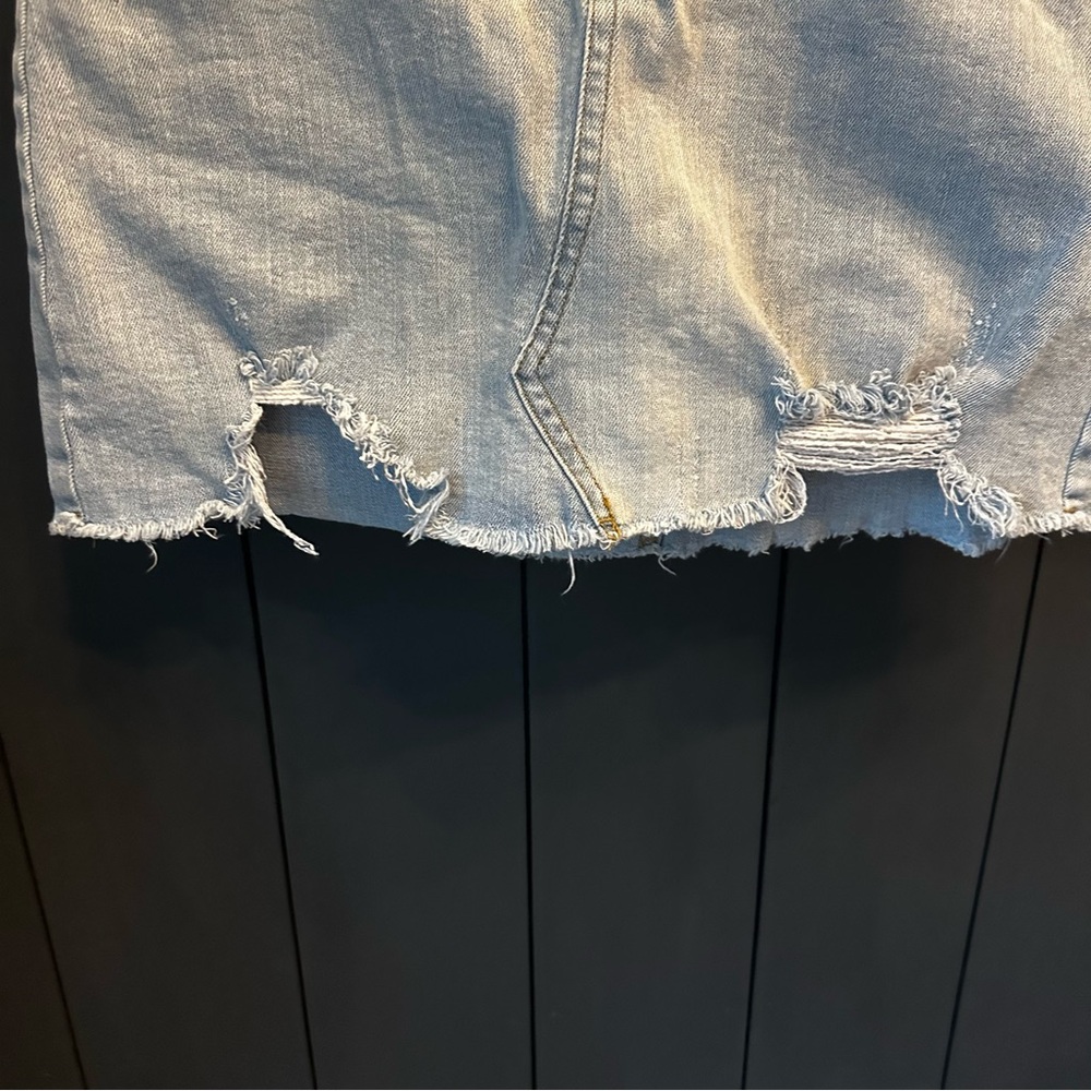 Wild Fable Stylish Light Blue Denim Distressed Mini‎ Skirt size 8 - Picture 12 of 12